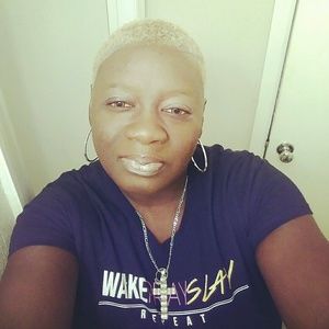 Meet your Posher, Chanel